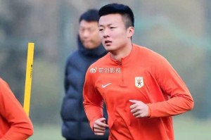视频直播-鲁能99青训的“独苗”还在等，这次他能抓住救命稻草吗？|赵剑非|佩德罗-阿尔瓦罗|山东泰山|陈泽仕|彭啸_新浪体育_新浪新闻